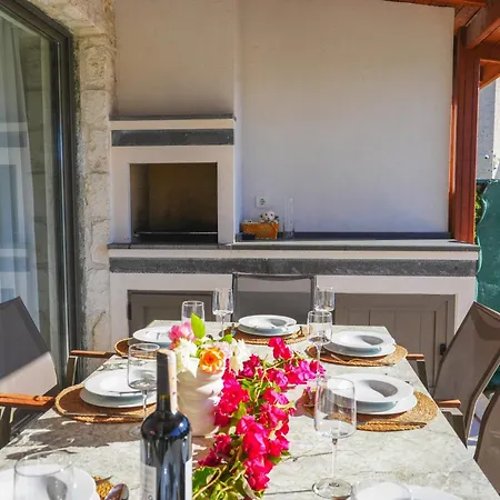Villa Karya